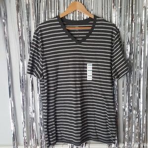 Old Navy Mens V-neck Striped Tee